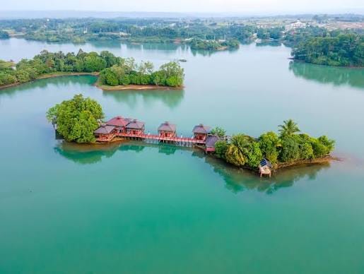 Caliraya Lake